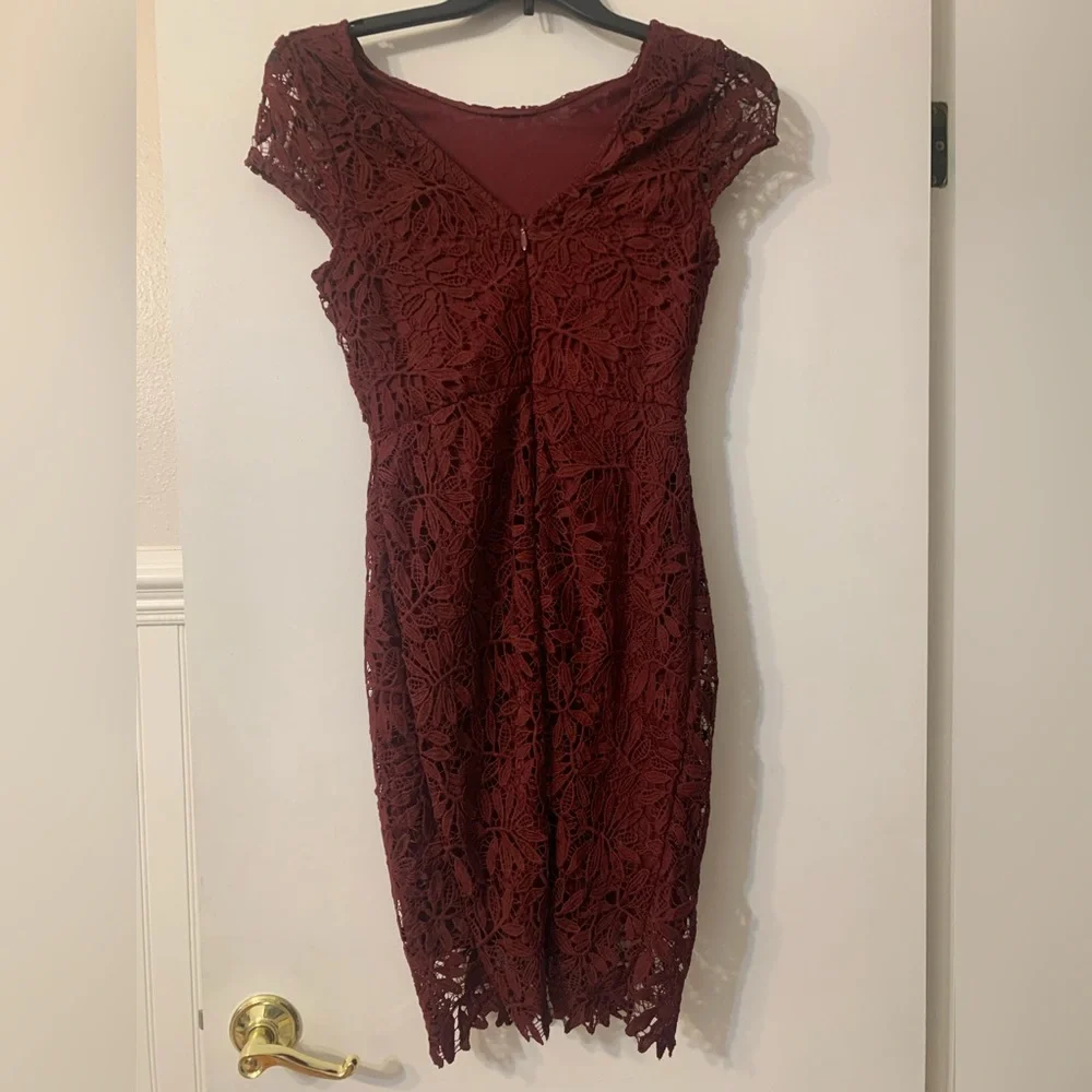Lulus small burgundy dress right sheer right now wine red - Picture 4 of 7